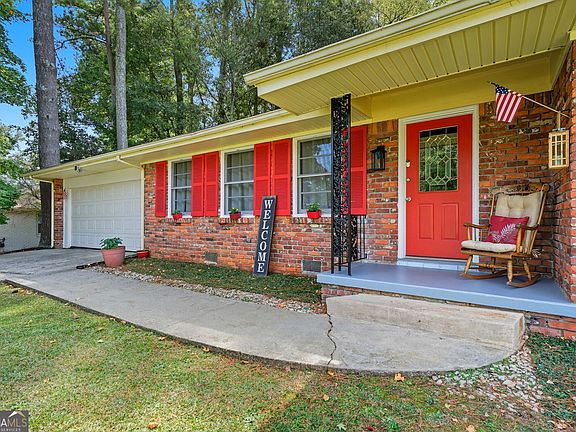 3rd image of 1792 Frazier Rd