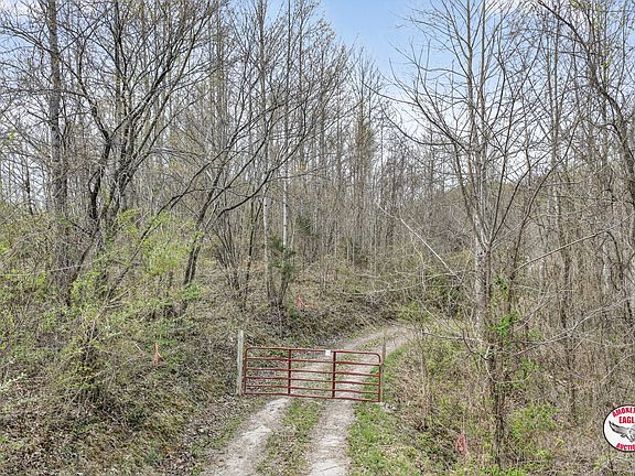 3rd image of 280 Robbins Ln