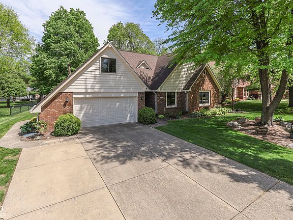 4th image of 275 Adrienne Dr