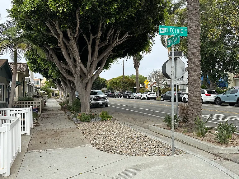 1630 Ocean Ave #B — Photo 23