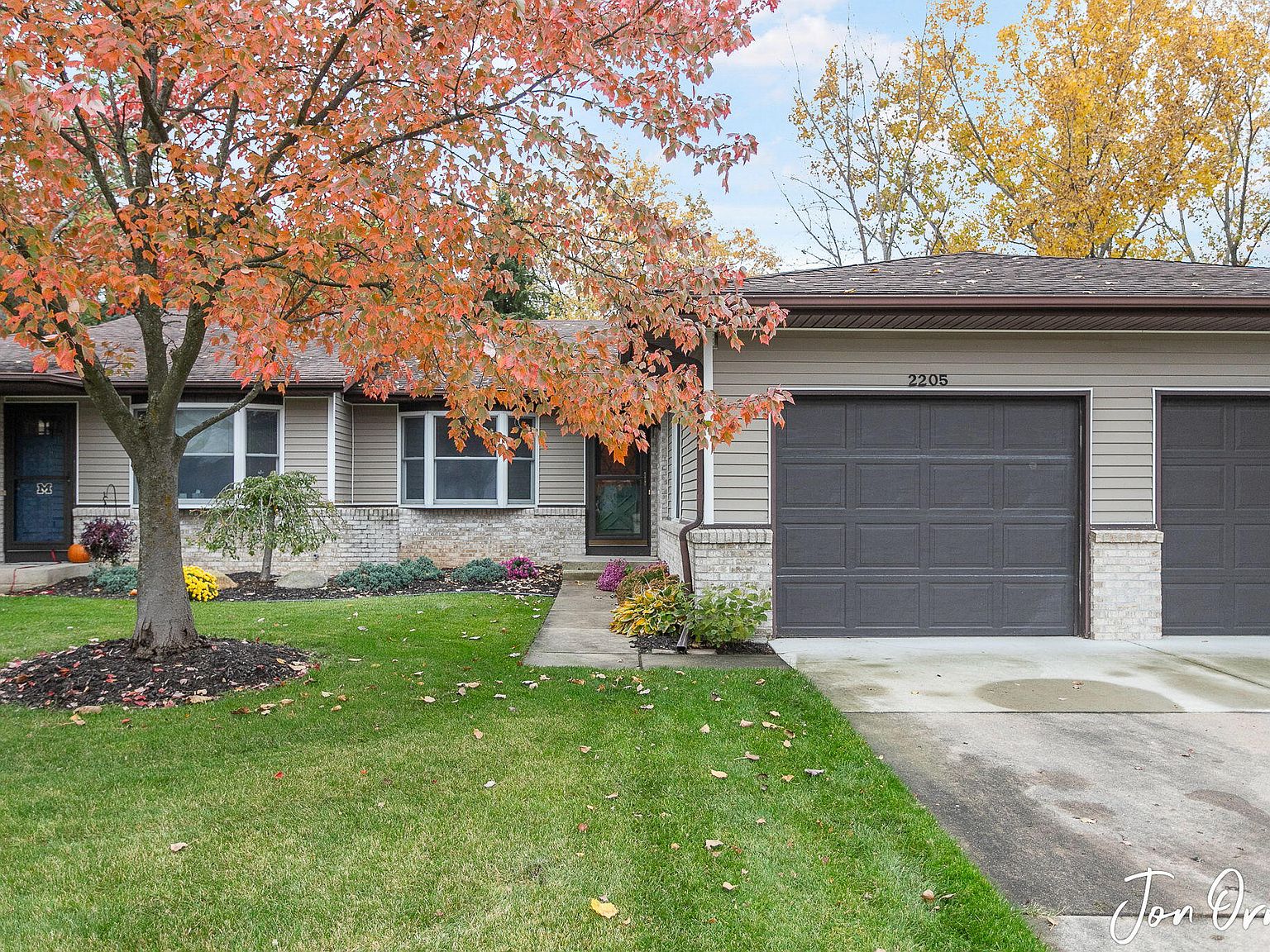2205 Mapleton St NE, Grand Rapids, MI 49505 | Zillow