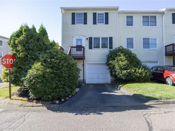 108 Summit Common #108, Derby, CT 06418