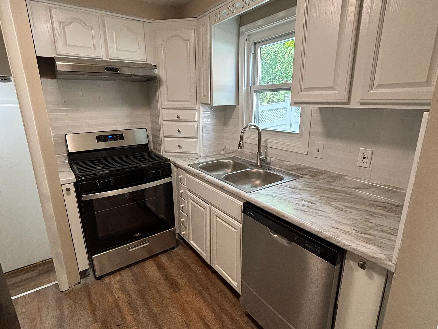 2 bed, 1.5 bath, $1,750 — Photo 4