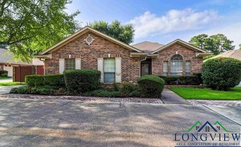 1st image of 203 Village Green Dr