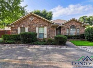 203 Village Green Dr, Longview, TX 75605