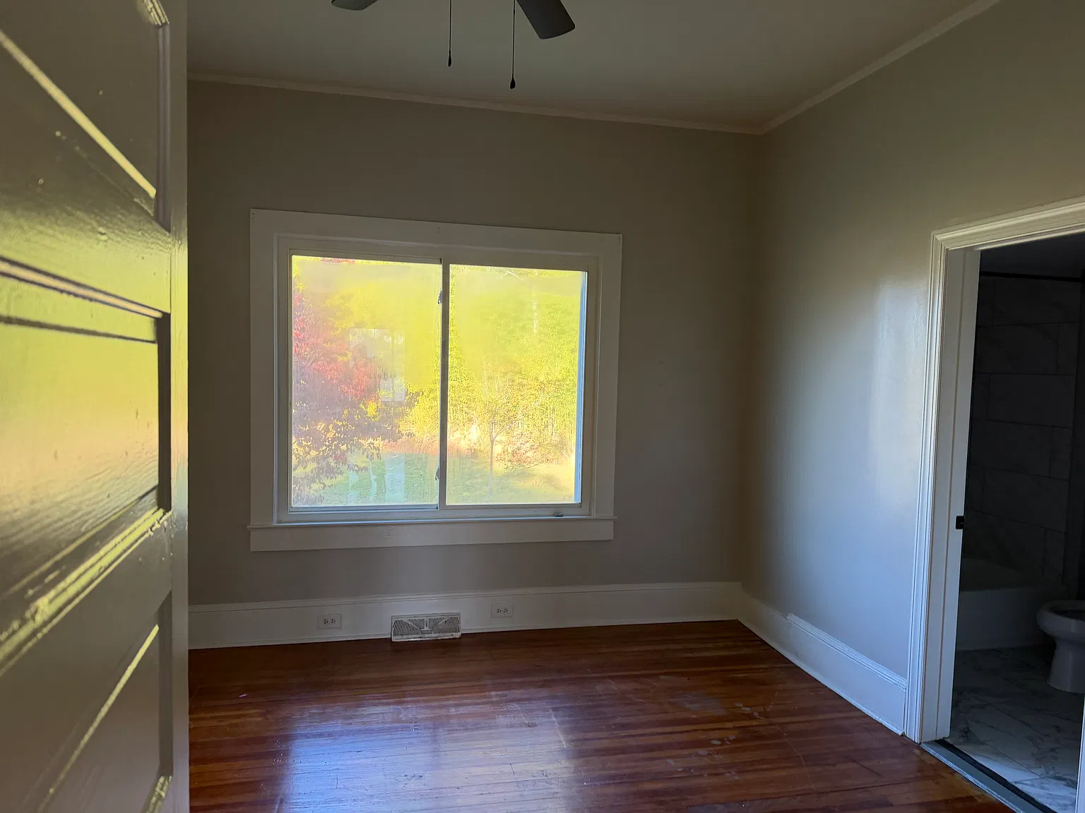 3 bed, 1200 sqft, $2,200 — Photo 4