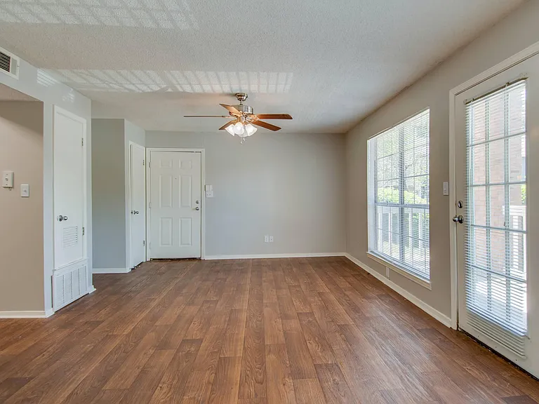 Northridge Apartments — Photo 32