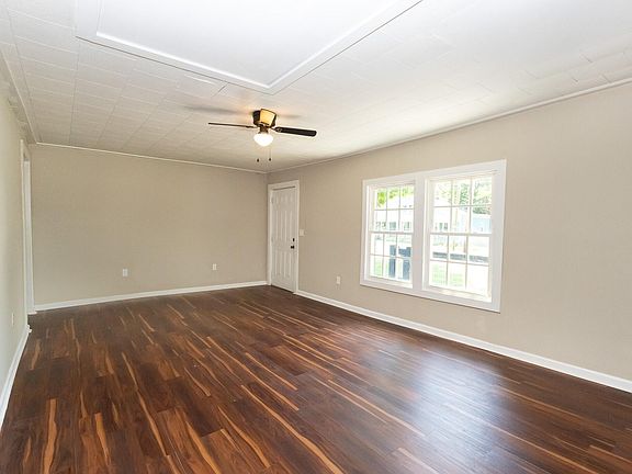 3rd image of 207 Napier St