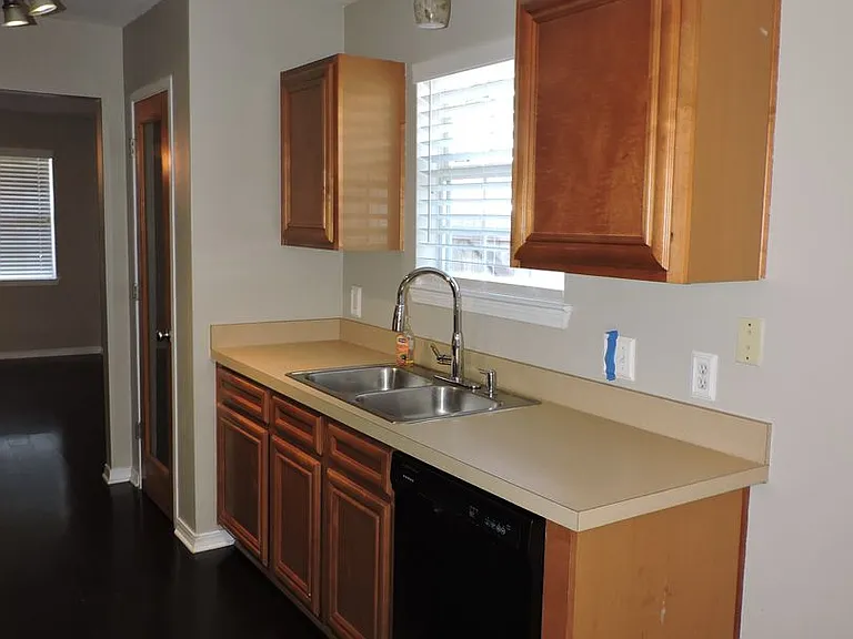 147 Creekview Dr — Photo 5