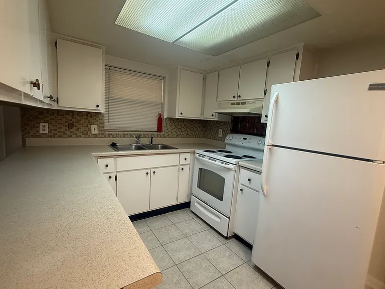 215 Westcliff Cir #C — Photo 7