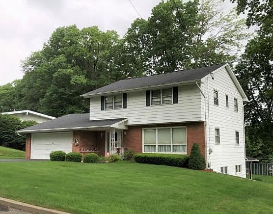 1st image of 4 Exeter Dr