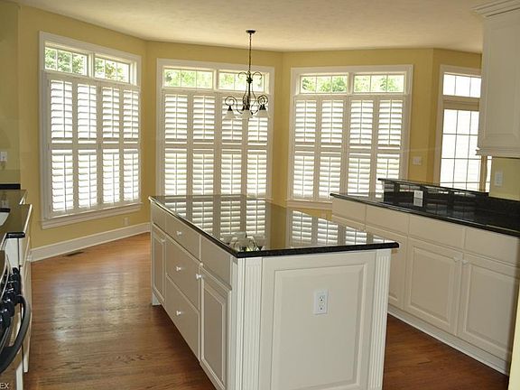 4th image of 16845 Knolls Way