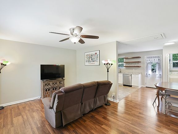 3rd image of 856 Gallavista Ave