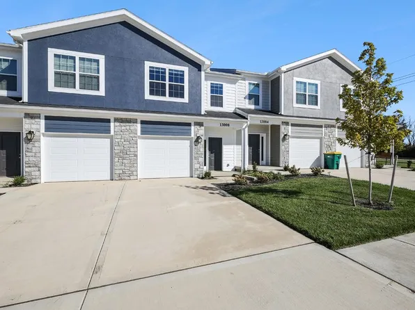 Sandstone Pointe Townhomes