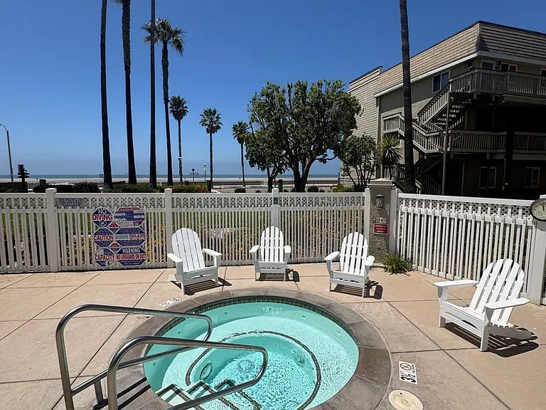 390 E Surfside Dr — Photo 33