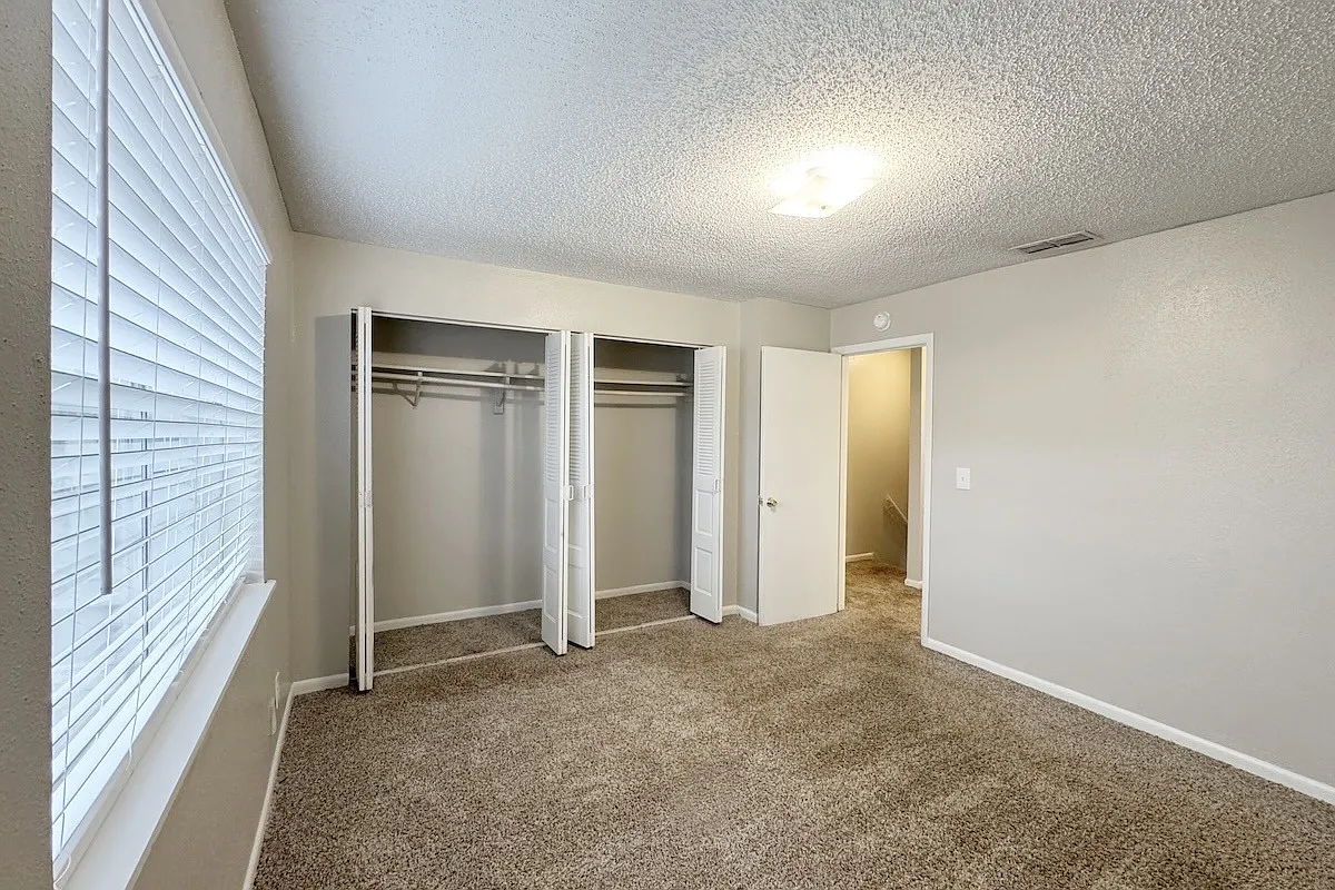 Ridge Apartments — Photo 4