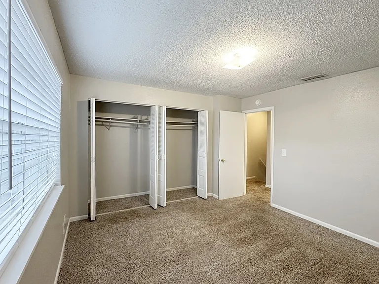 Ridge Apartments — Photo 4
