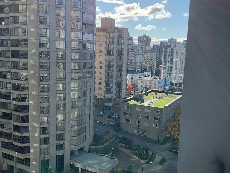 1420 Georgia St W — Photo 16