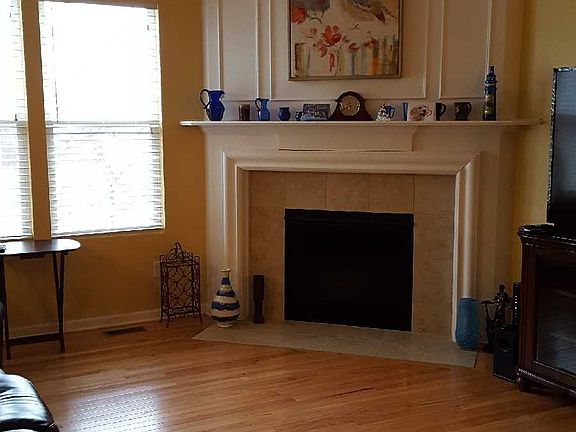 3rd image of 49646 Lakewood St