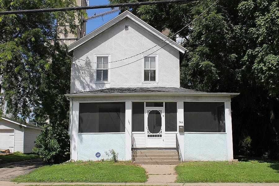 1st image of 306 E Wall St