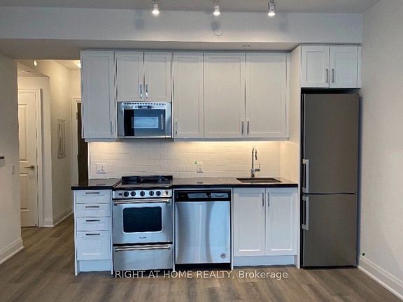 5th image of 10 Gatineau Dr #1007W