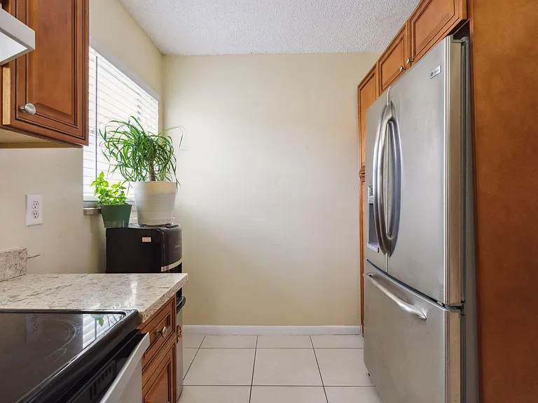 2825 SW 22nd Ave #201 — Photo 12