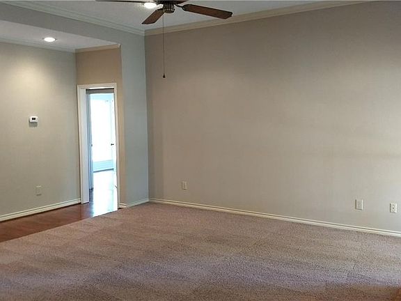 5th image of 4905 Longwood Ct