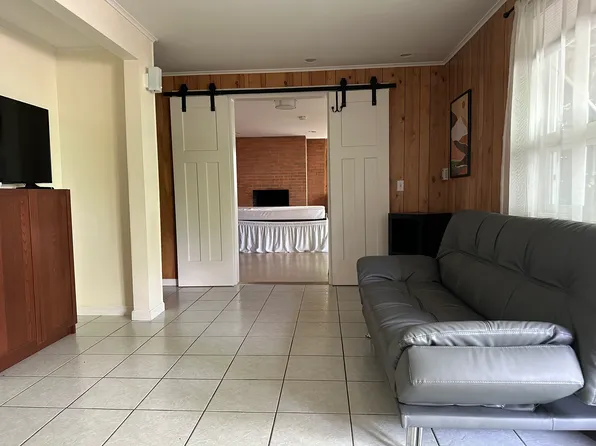 1205 E 29th Pl, Eugene, OR 97403