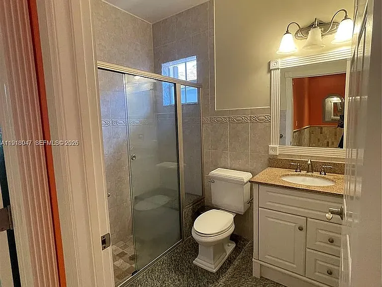 232 SW 7th Ave — Photo 12