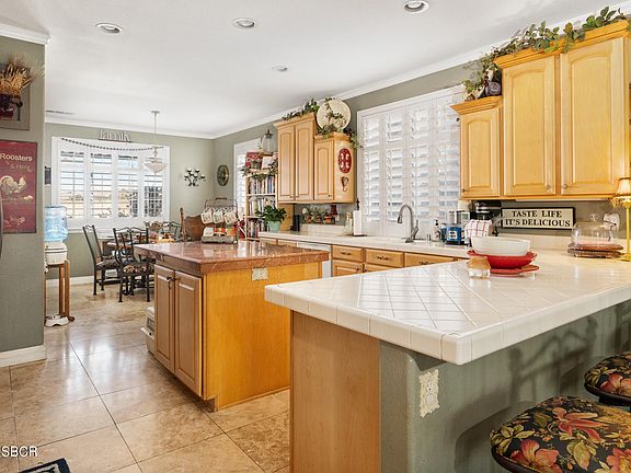 5th image of 320 Riverview Dr