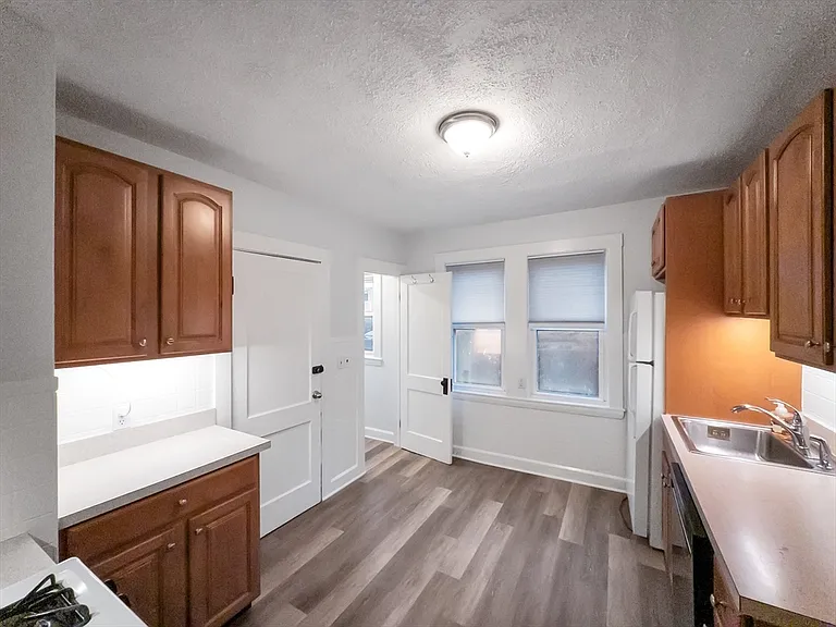 21 Bradwood St #1 — Photo 13
