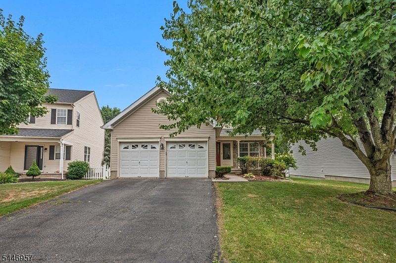 1st image of 432 Hamilton Drive
