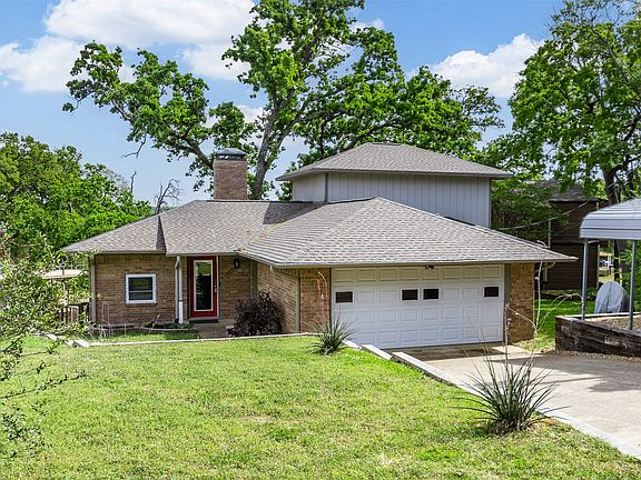 3rd image of 316 Oak Ln