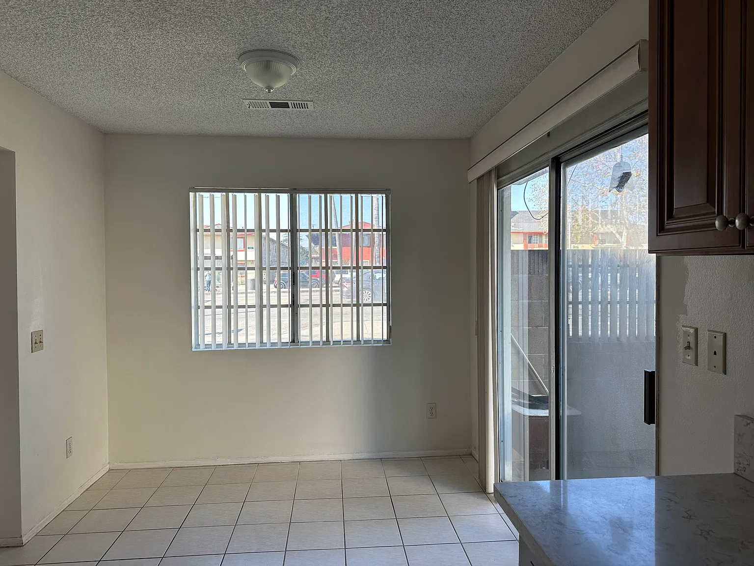 3 bed, 1400 sqft, $3,400 — Photo 3