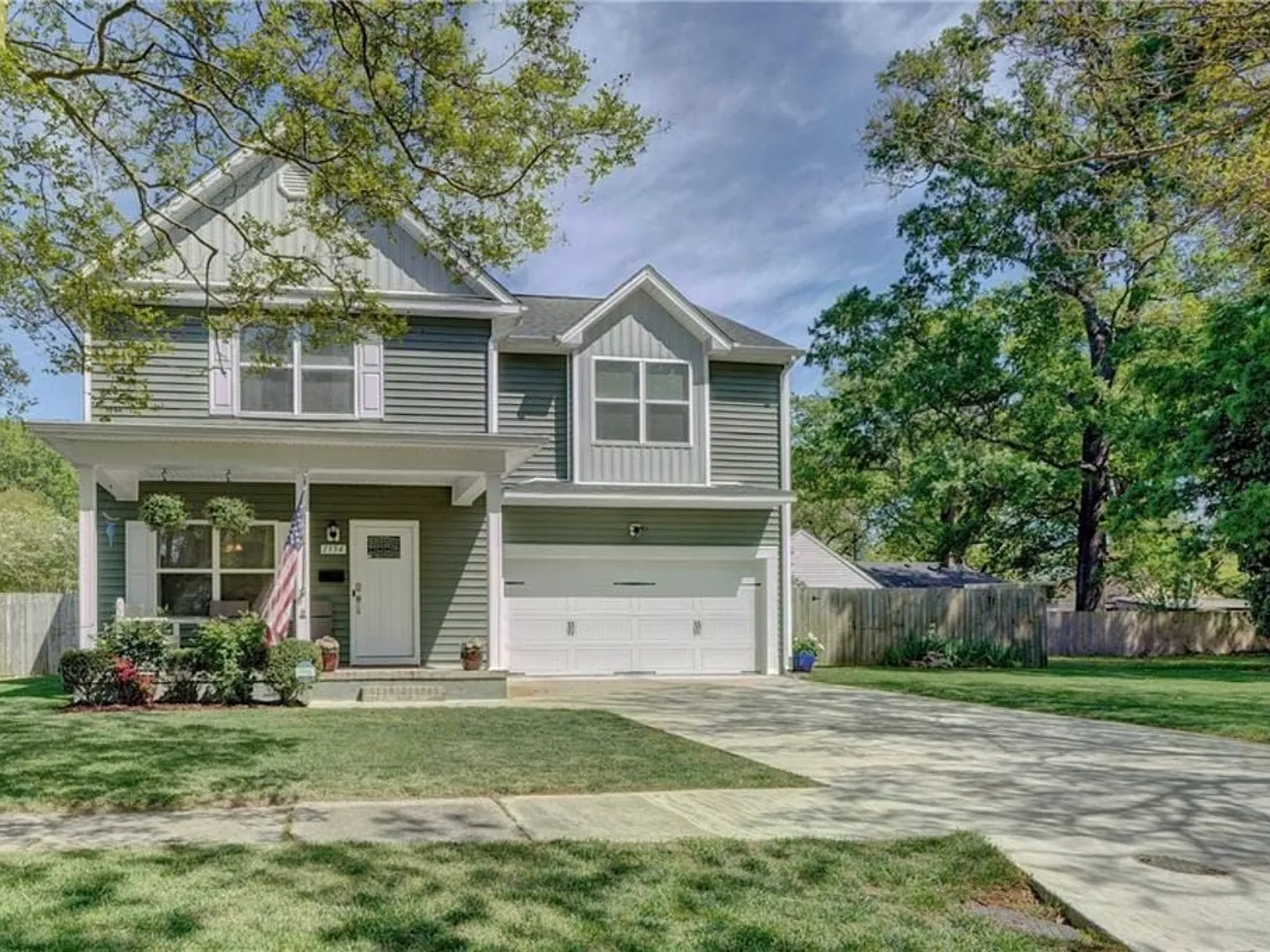 4 bed, 2.5 bath, 2294 sqft, $3,550 — Photo 1