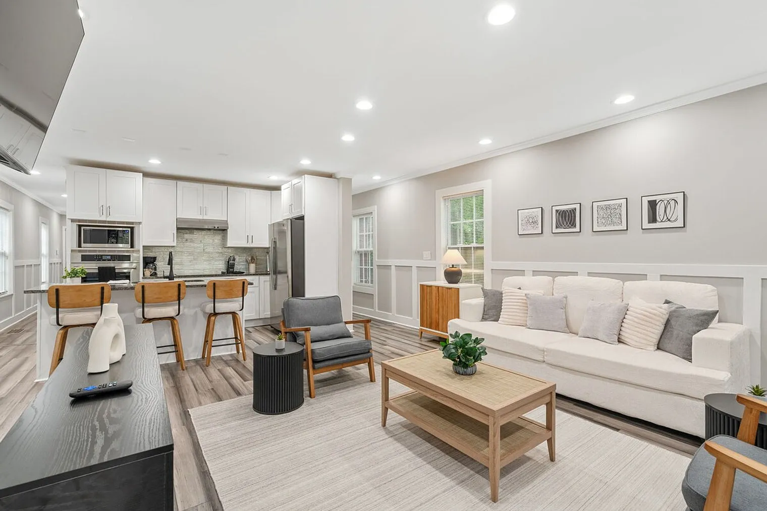 4 bed, 3.5 bath, $7,830 — Photo 2