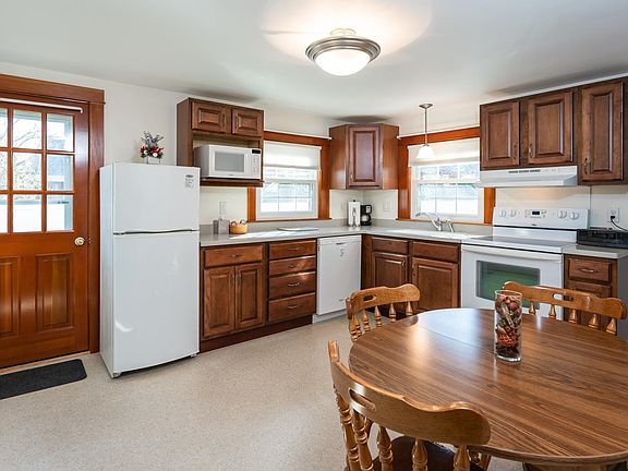 2nd image of 108 Atherton Ave