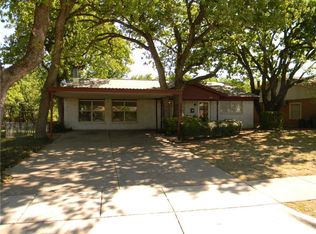 1116 Russell Ln, Bedford, TX 76022