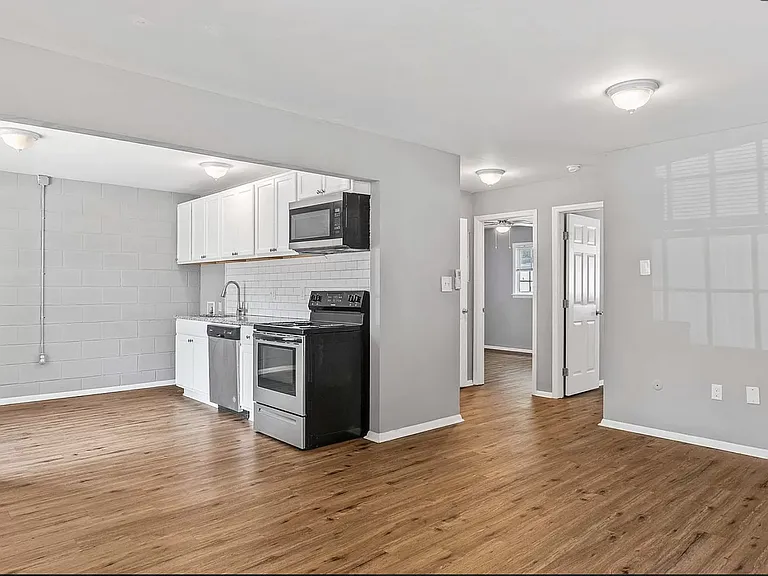 125 Honeysuckle Ln — Photo 10
