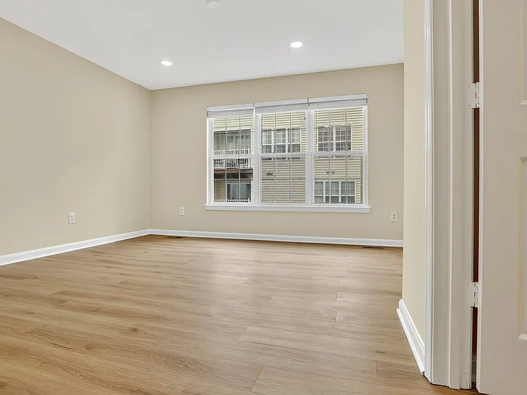 2492 Quick St #103 — Photo 16