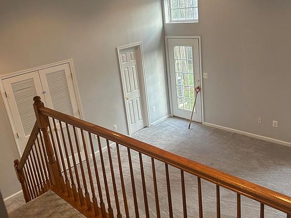 5th image of 55 Inkberry Cir