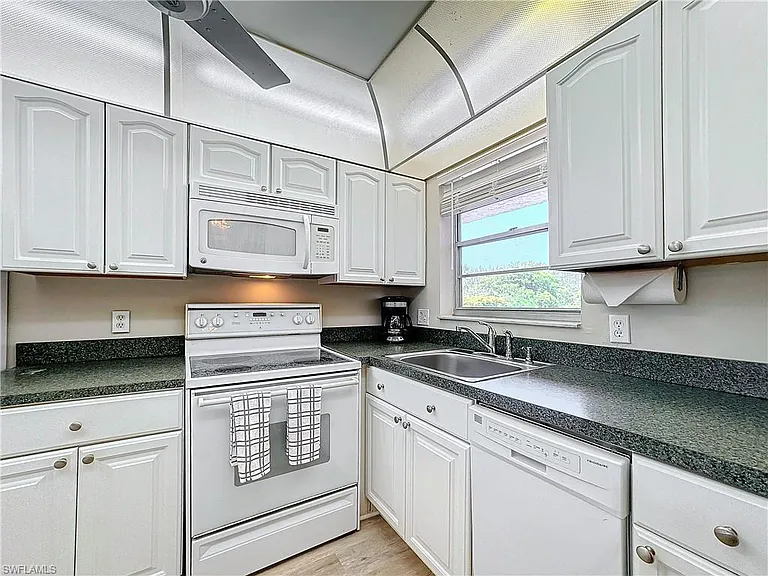 300 Forest Lakes Blvd #201 — Photo 9