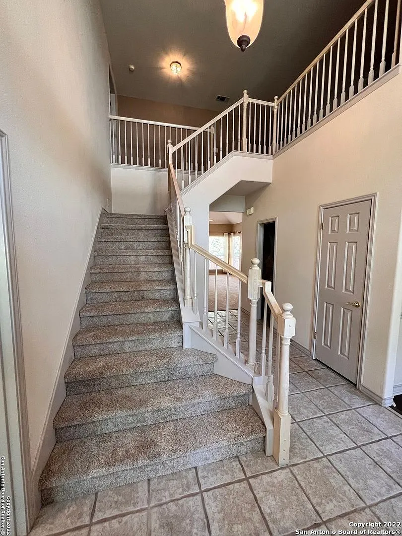 4 Bedroom/3.5 bath The Vineyard Subdivision — Photo 2