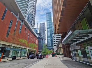327 King St W #702, Toronto, ON M5V 1J5