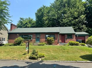 64 Goodrich St, Springfield, MA 01104