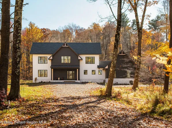 617 Harrington Drive, Austerlitz, NY 12017