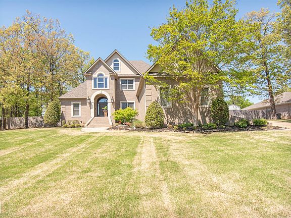 2nd image of 417 Huntcliff Dr