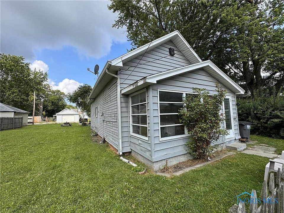 2nd image of 552 White St