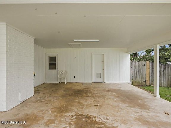 4th image of 307 Pear Orchard Cir