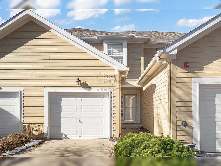 8938 Boehm Dr — Photo 1